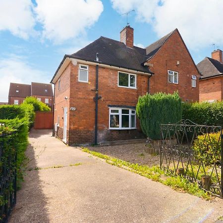 Alderton House - Spacious 3 Bed With Parking Нотингам Екстериор снимка
