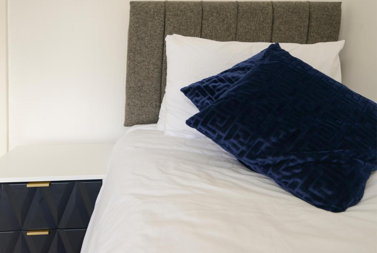 Alderton House - Spacious 3 Bed With Parking Нотингам Екстериор снимка